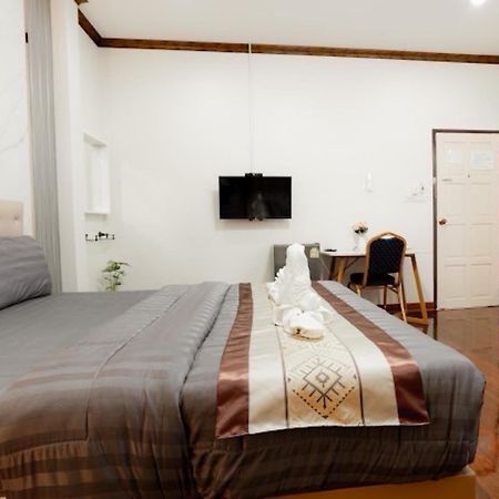 2B Cozy Hostel ตรัง Εξωτερικό φωτογραφία