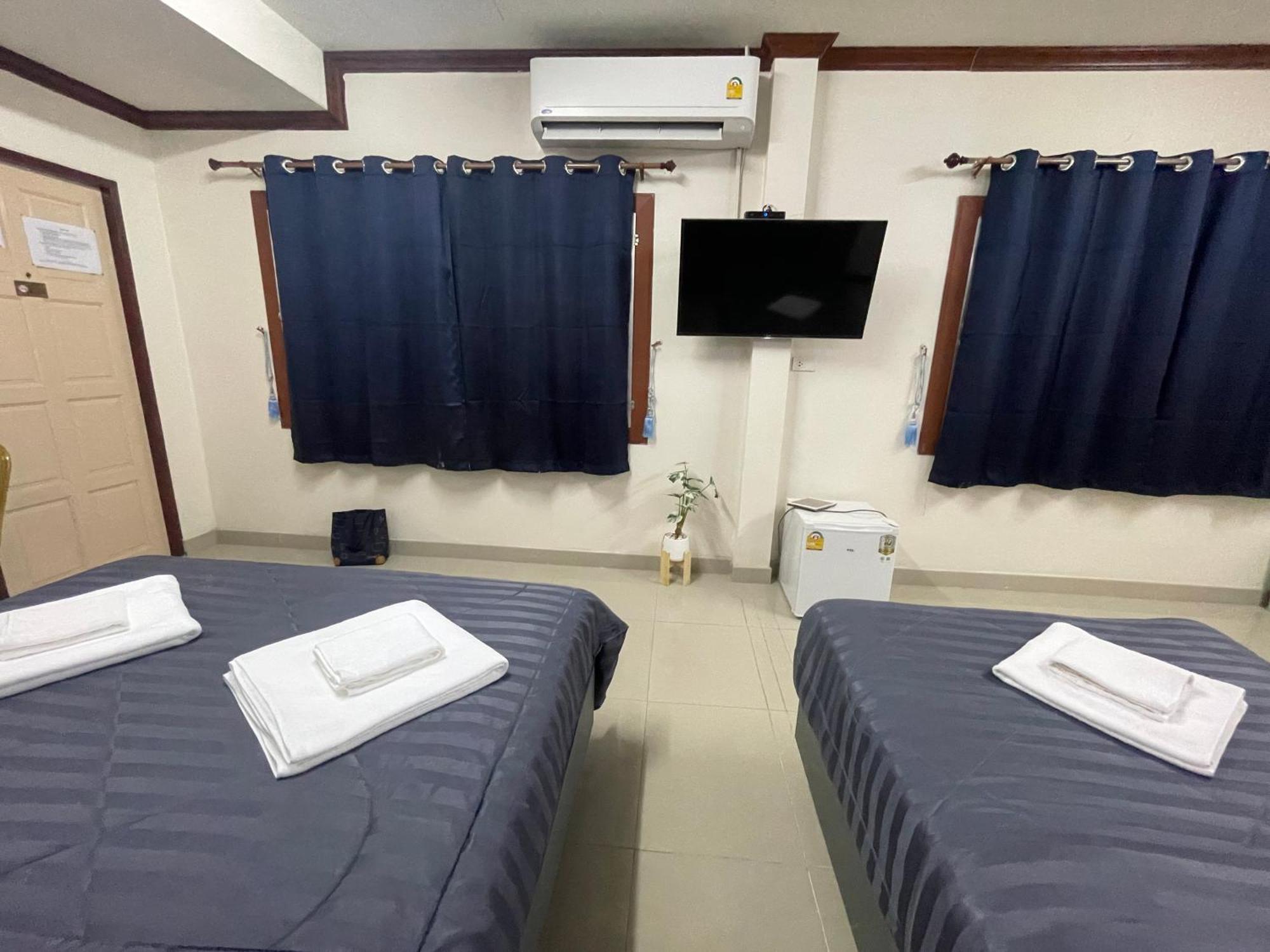 2B Cozy Hostel ตรัง Εξωτερικό φωτογραφία