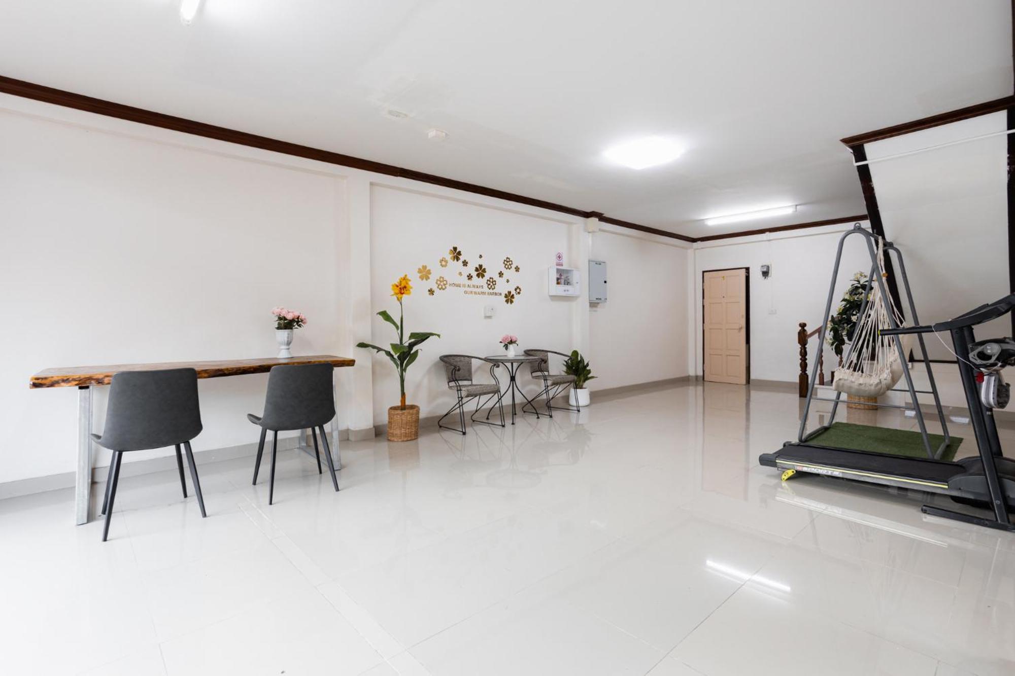 2B Cozy Hostel ตรัง Εξωτερικό φωτογραφία