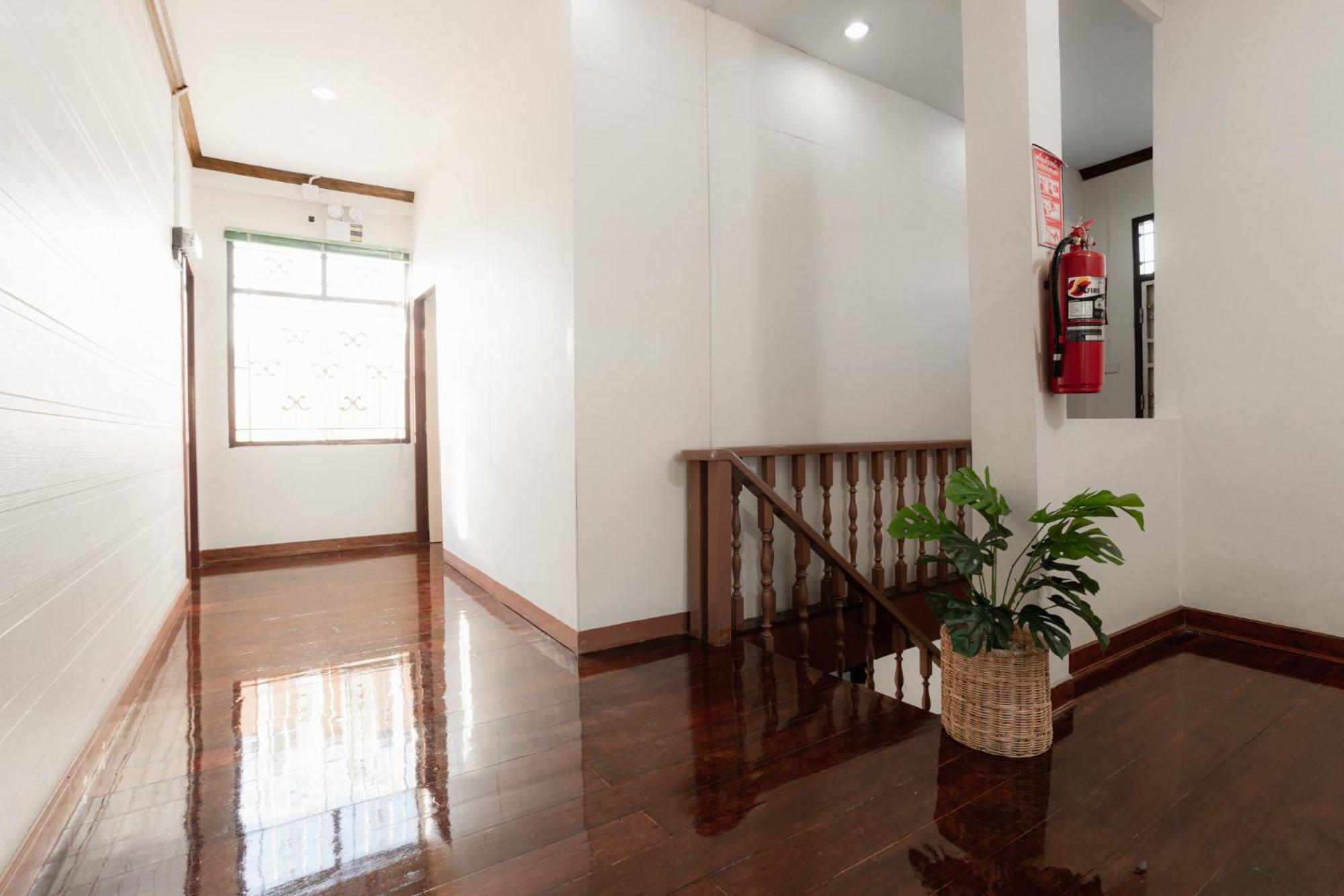 2B Cozy Hostel ตรัง Εξωτερικό φωτογραφία