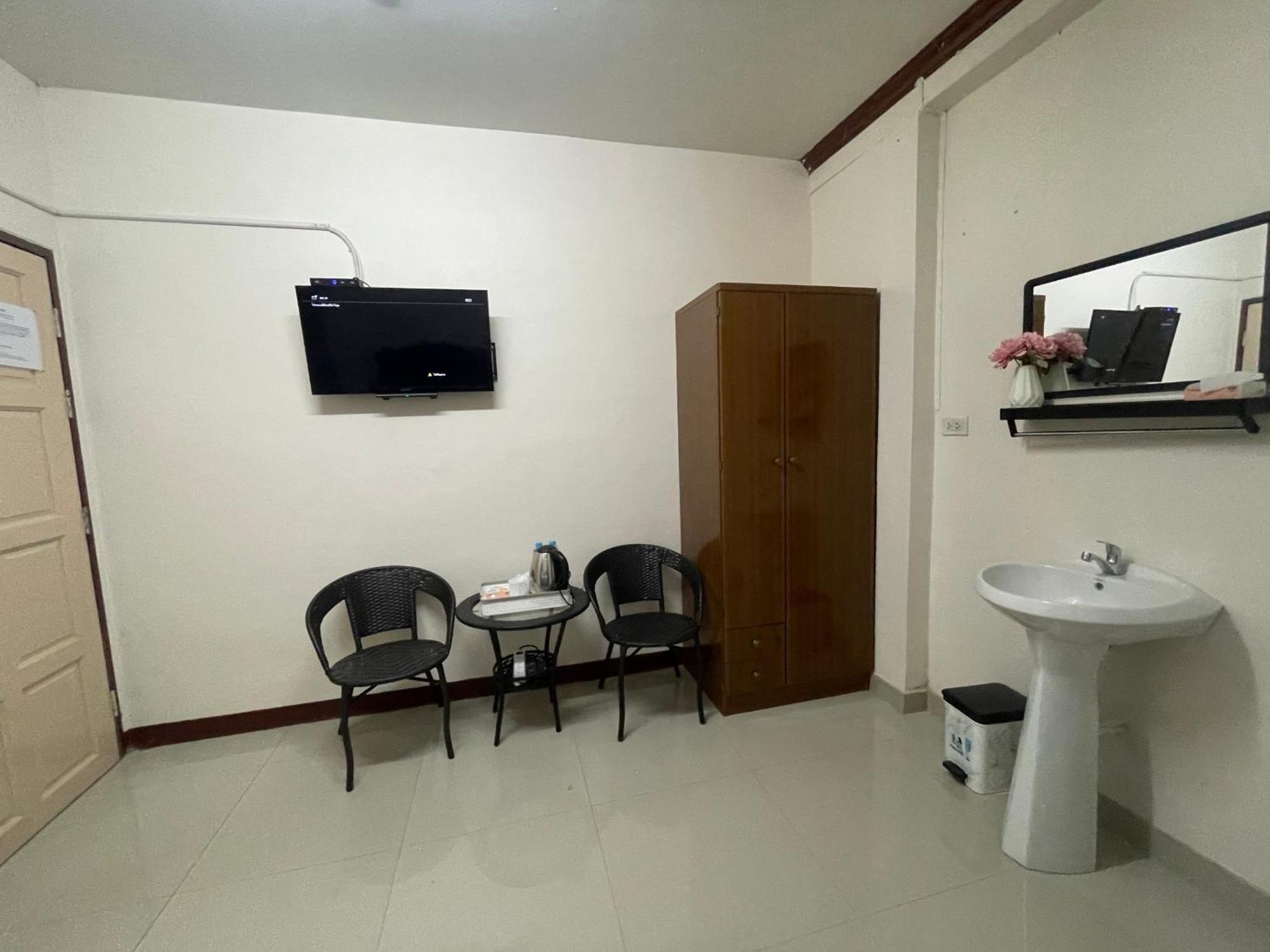 2B Cozy Hostel ตรัง Εξωτερικό φωτογραφία